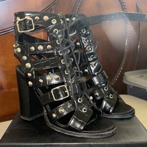 Fashion nova black heels. Only used couple of times. Basically new.